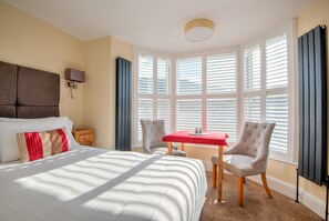 Superior Double Room, Ensuite, Park View | Individually decorated, individually furnished, desk, iron/ironing board - Potters Mooring Guest House Hotel (Teignmouth)