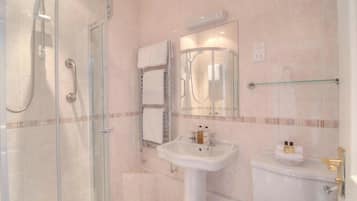 Superior Double Room, Ensuite | Bathroom