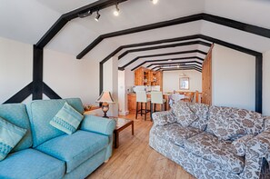 Casa de campo, baño privado (Smugglers) | Decoración individual, mobiliario individual, escritorio