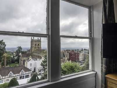 The Mount Pleasant Hotel