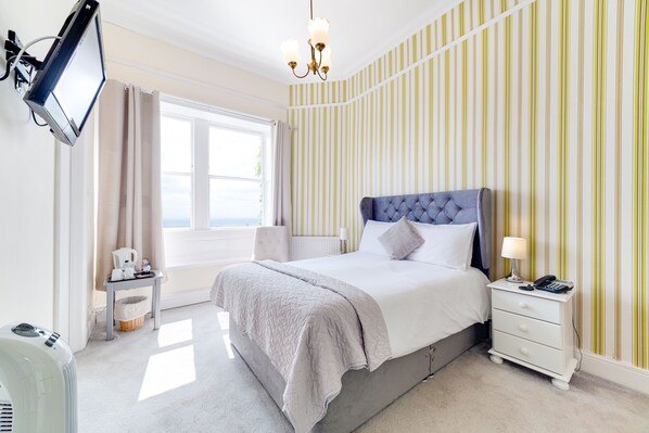 Deluxe Double Room, Ensuite (With View) | Free WiFi, bed sheets