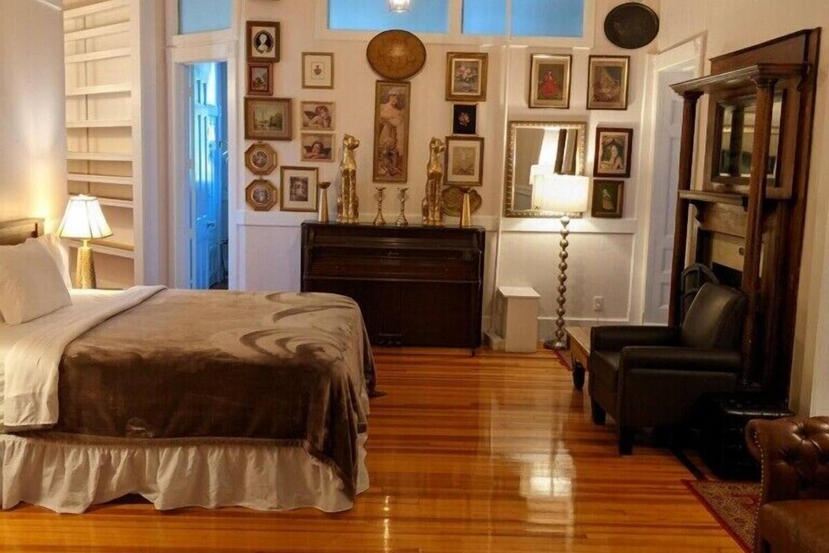 family suite | 1 bedroom, free wifi, bed sheets