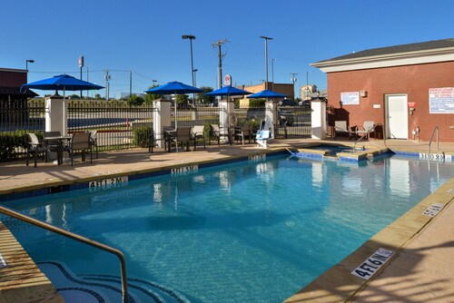 Holiday Inn Express & Suites Royse City - Rockwall by IHG
