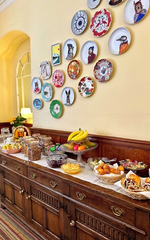 Daily full breakfast for a fee - 23 St Mary's (York)