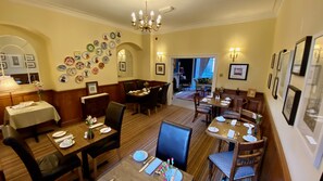 Daily full breakfast for a fee - 23 St Mary's (York)