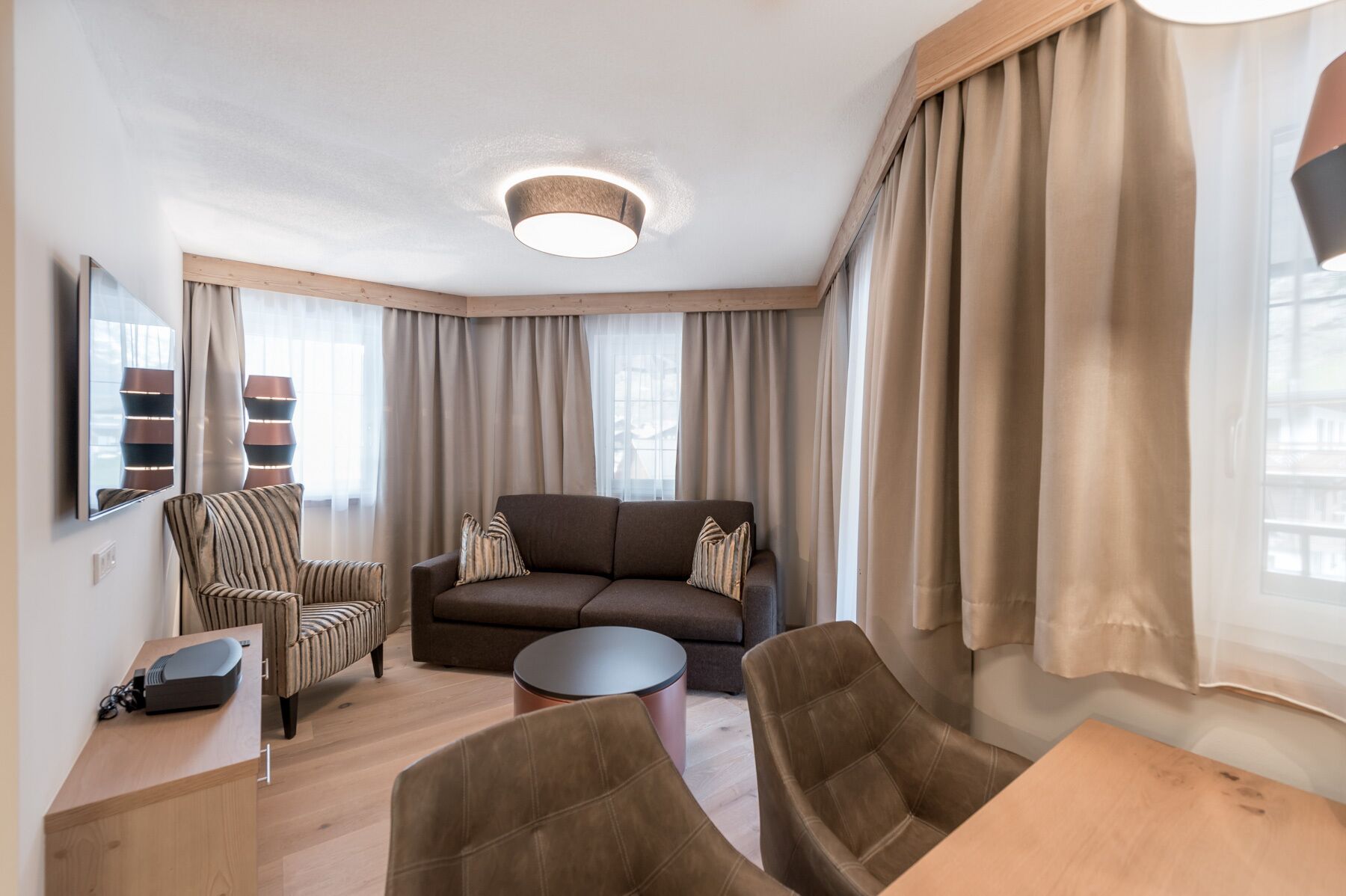 Televisión LED 50 pulgadas con canales de televisión vía satélite