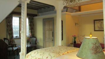 Premium Double Room, Ensuite (Coachman's Lodgings)