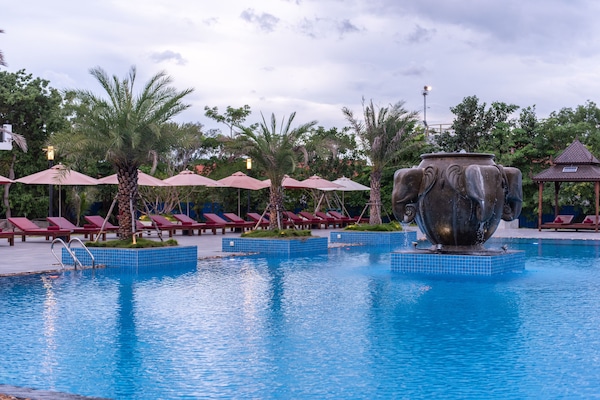 Outdoor pool, pool umbrellas