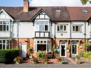 Exterior - Ashgrove House (Stratford-upon-Avon)