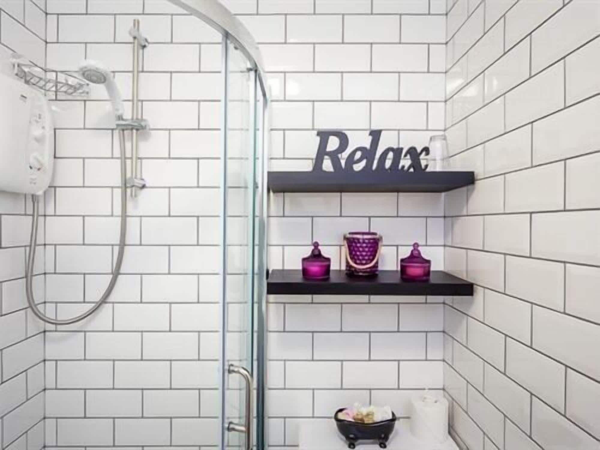 Suite, Ensuite (2Adults 1 Child Room 3) | Bathroom