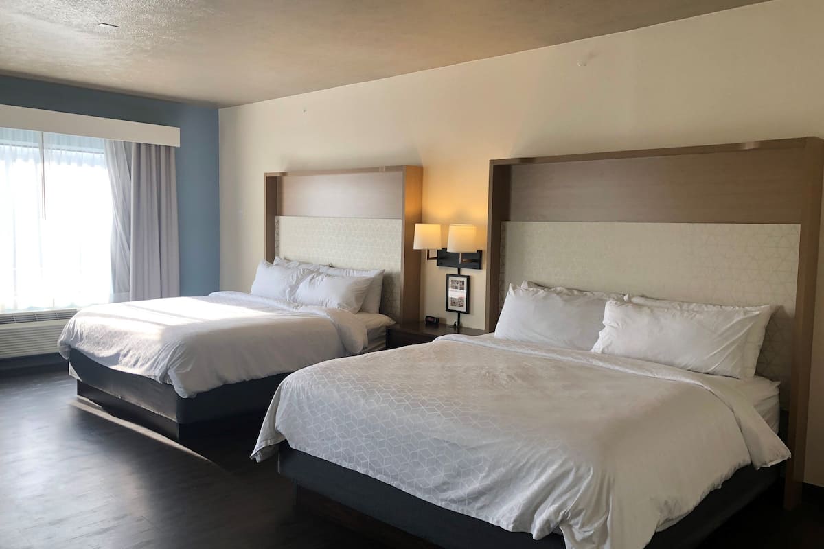 1 bedroom, in-room safe, desk, iron/ironing board