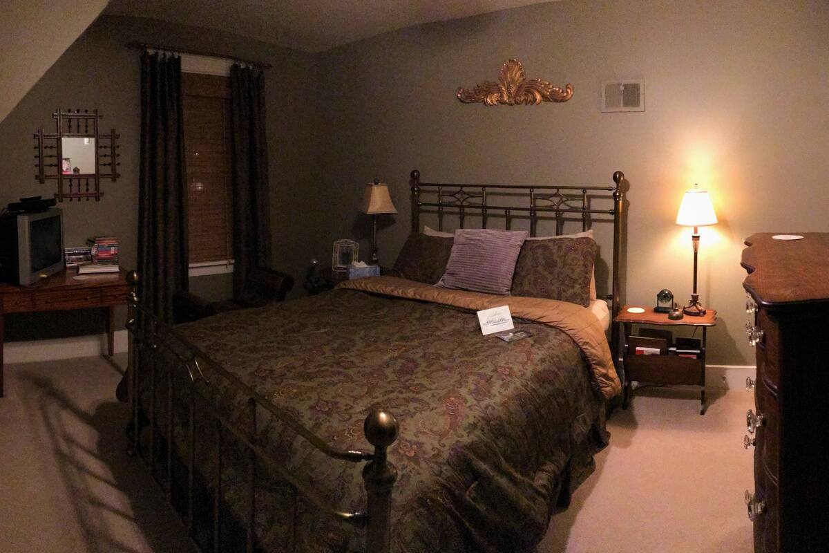 Soundproofing, rollaway beds, free WiFi