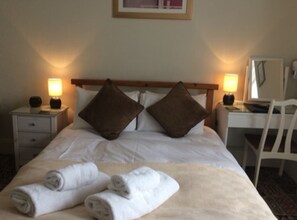Double Room, Ensuite, Garden View (First Floor)
