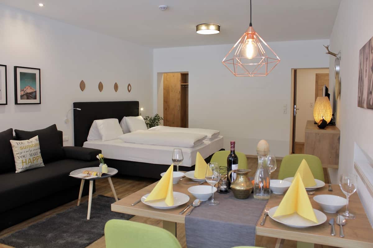 Alpin-Studio (Cleaning Fee 30 EUR) | Makan dalam bilik