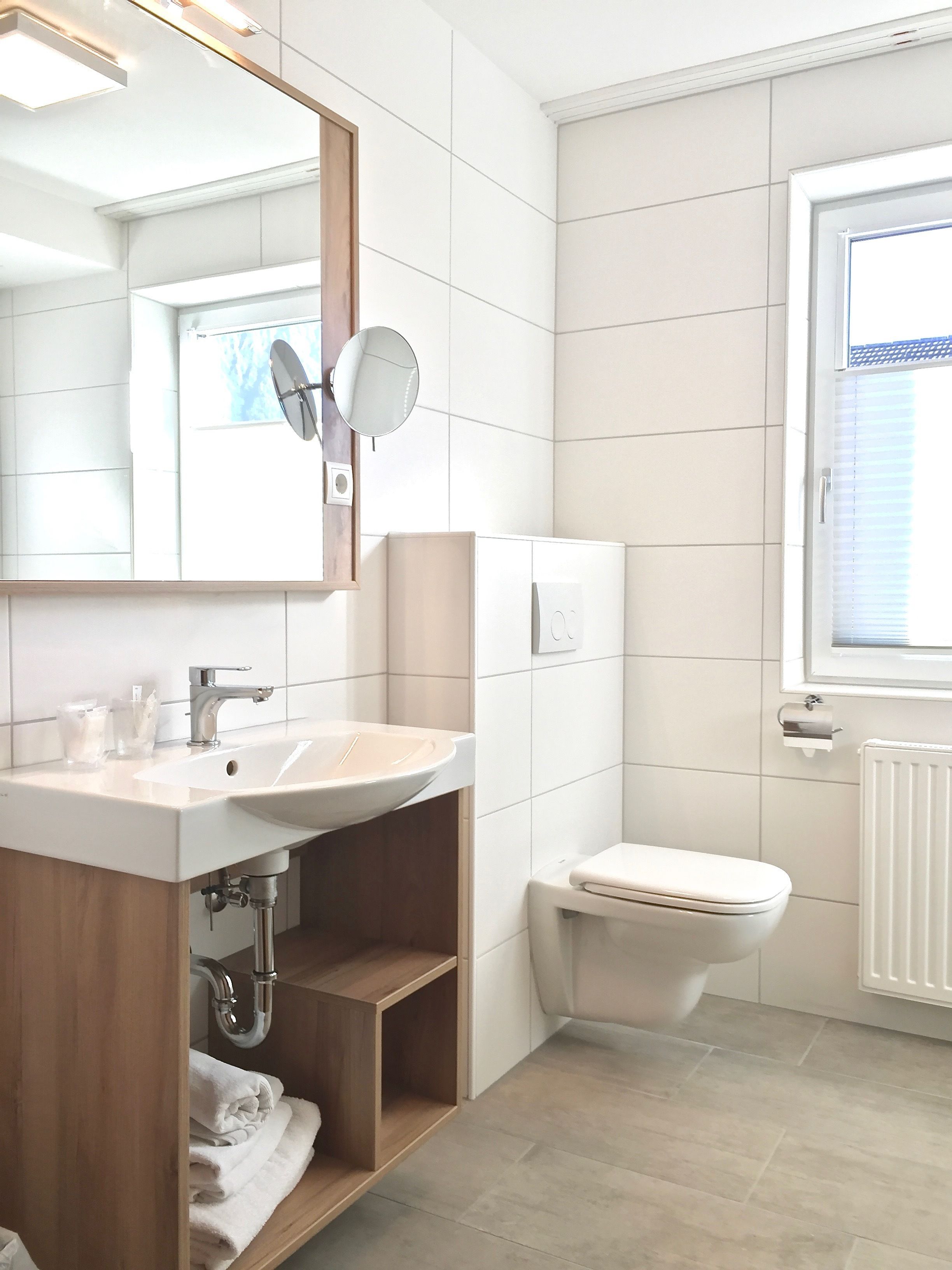 junior suite nr. 6 / nr. 10, balcony, mountain view | bathroom | free toiletries, hair dryer, towels