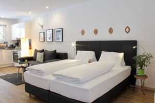 Alpin-Studio (Cleaning Fee 30 EUR) | Premium bedding, individually decorated, individually furnished, desk