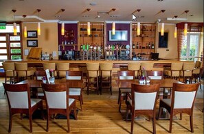 每日供应欧陆式早餐（每人 EUR 8）