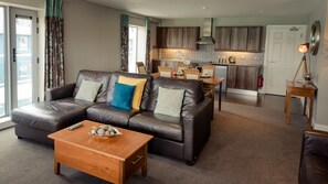 Living room | TV - Scotts Hotel (Killarney)