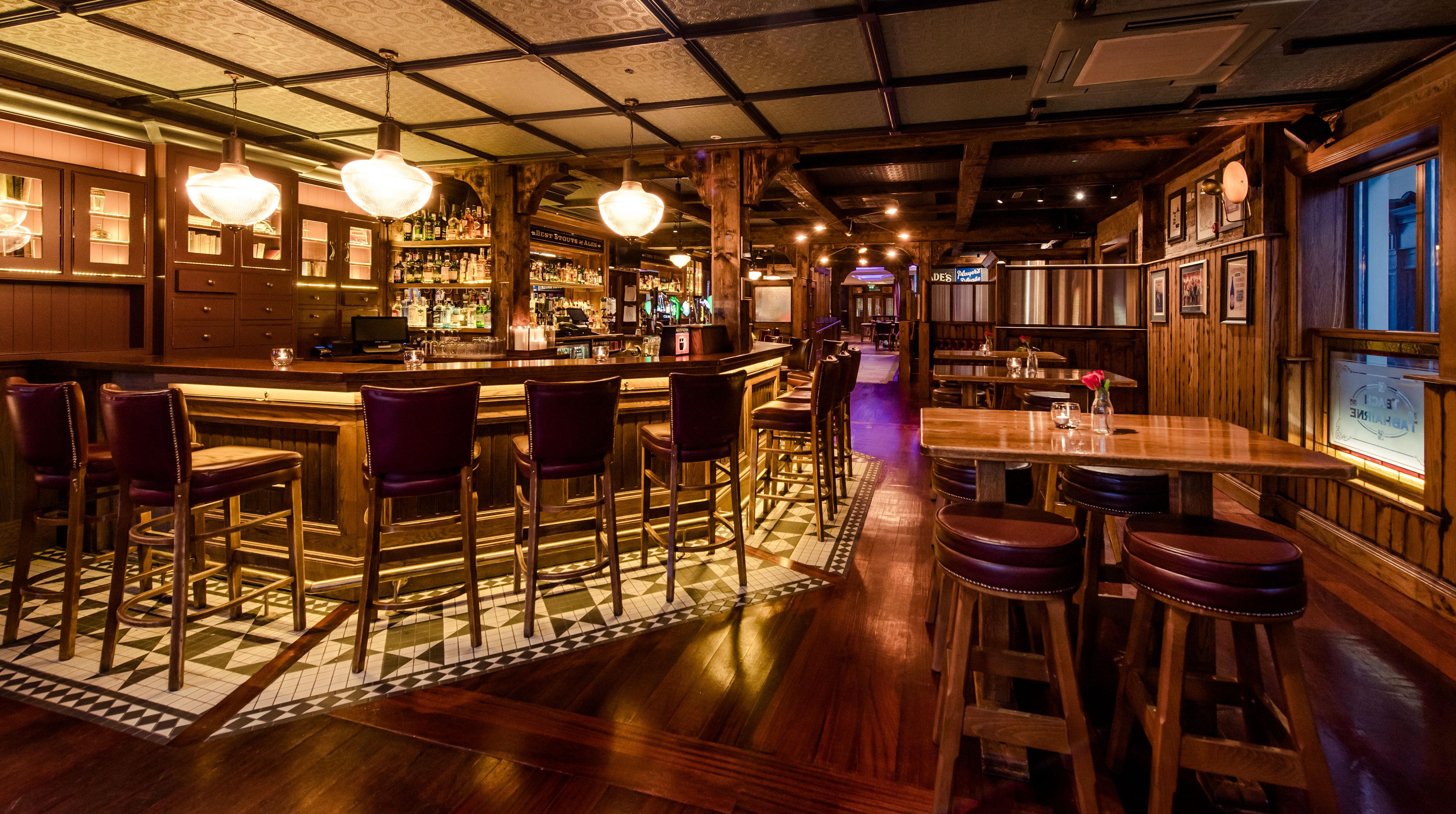 Bar (en la propiedad)