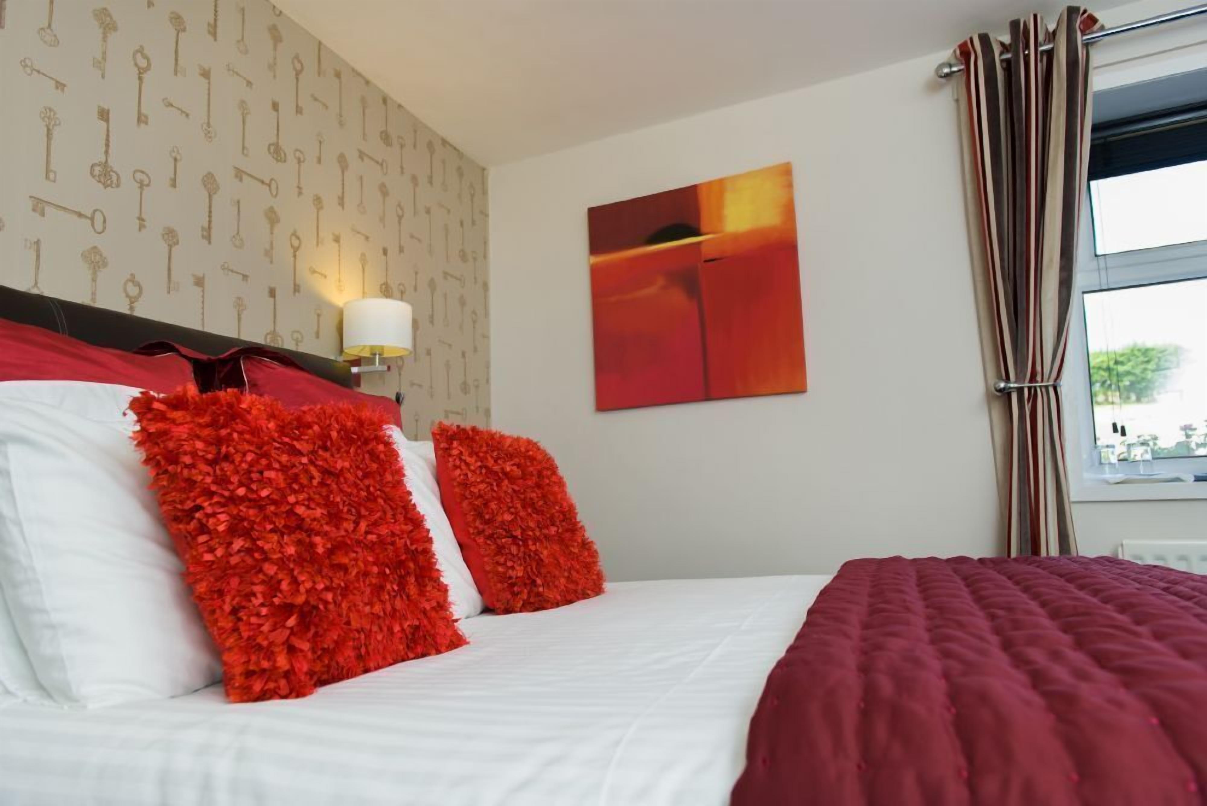 standard room | desk, iron/ironing board, free wifi, bed sheets