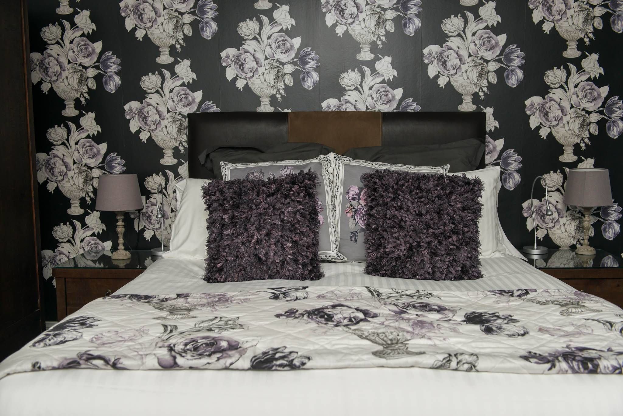 family room | desk, iron/ironing board, free wifi, bed sheets