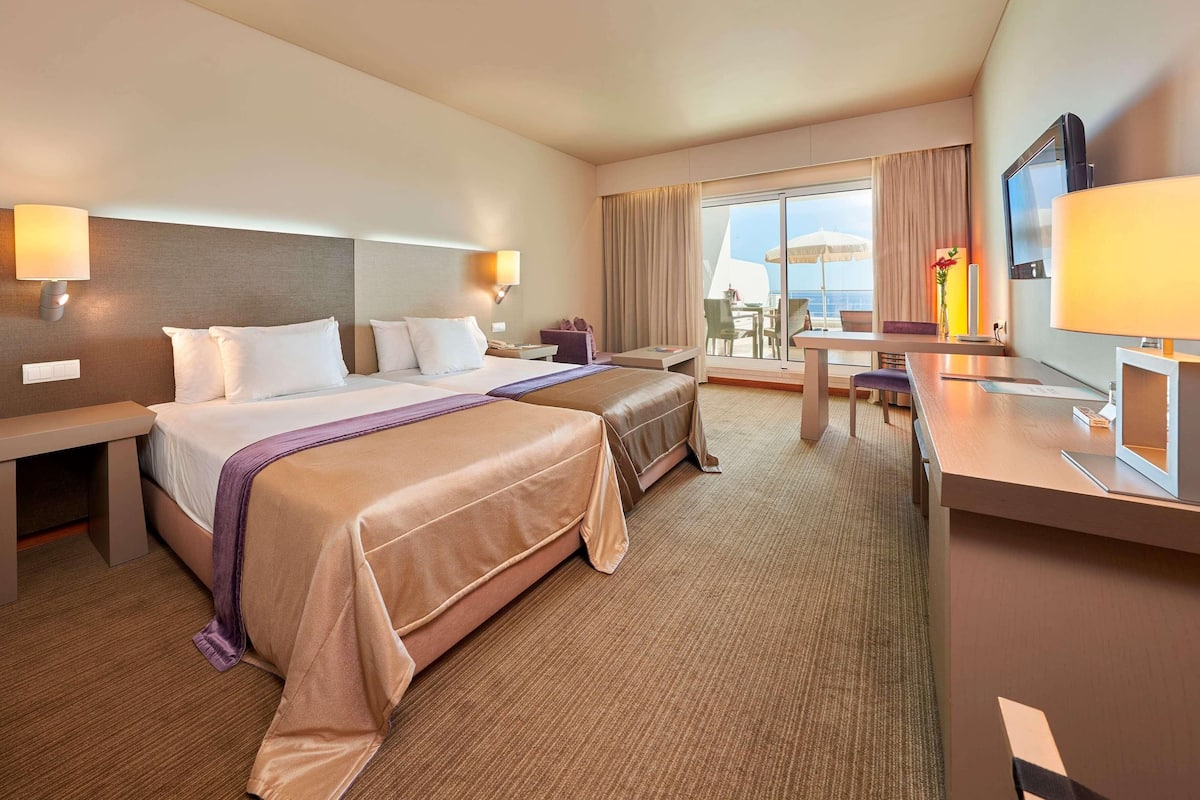 Minibar, in-room safe, desk, blackout drapes