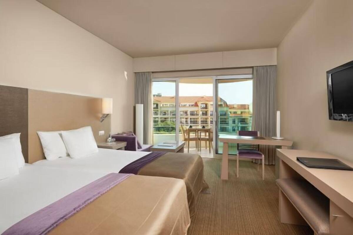 Minibar, in-room safe, desk, blackout drapes