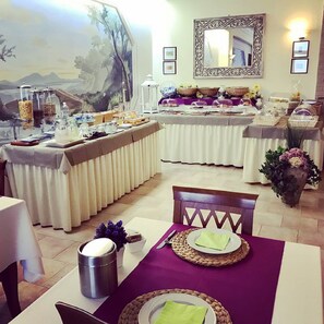 Free daily buffet breakfast - Hotel Borgo Antico (Fabriano)
