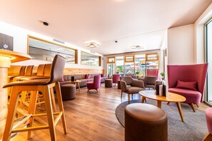 ランチ、ディナーに営業 (フランス料理、屋外席)