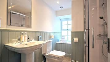 Deluxe Double or Twin Room, Ensuite (Barmoor) | Bathroom