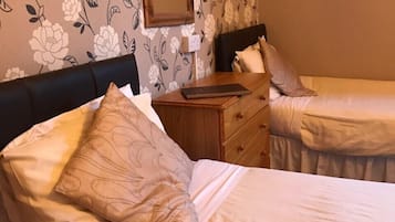Kamar Keluarga, ensuite | Setrika/meja setrika, Wi-Fi gratis, dan seprai linen
