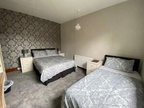 Basic Double or Twin Room | Iron/ironing board, free WiFi, bed sheets - Bowman Lodge (Chester)