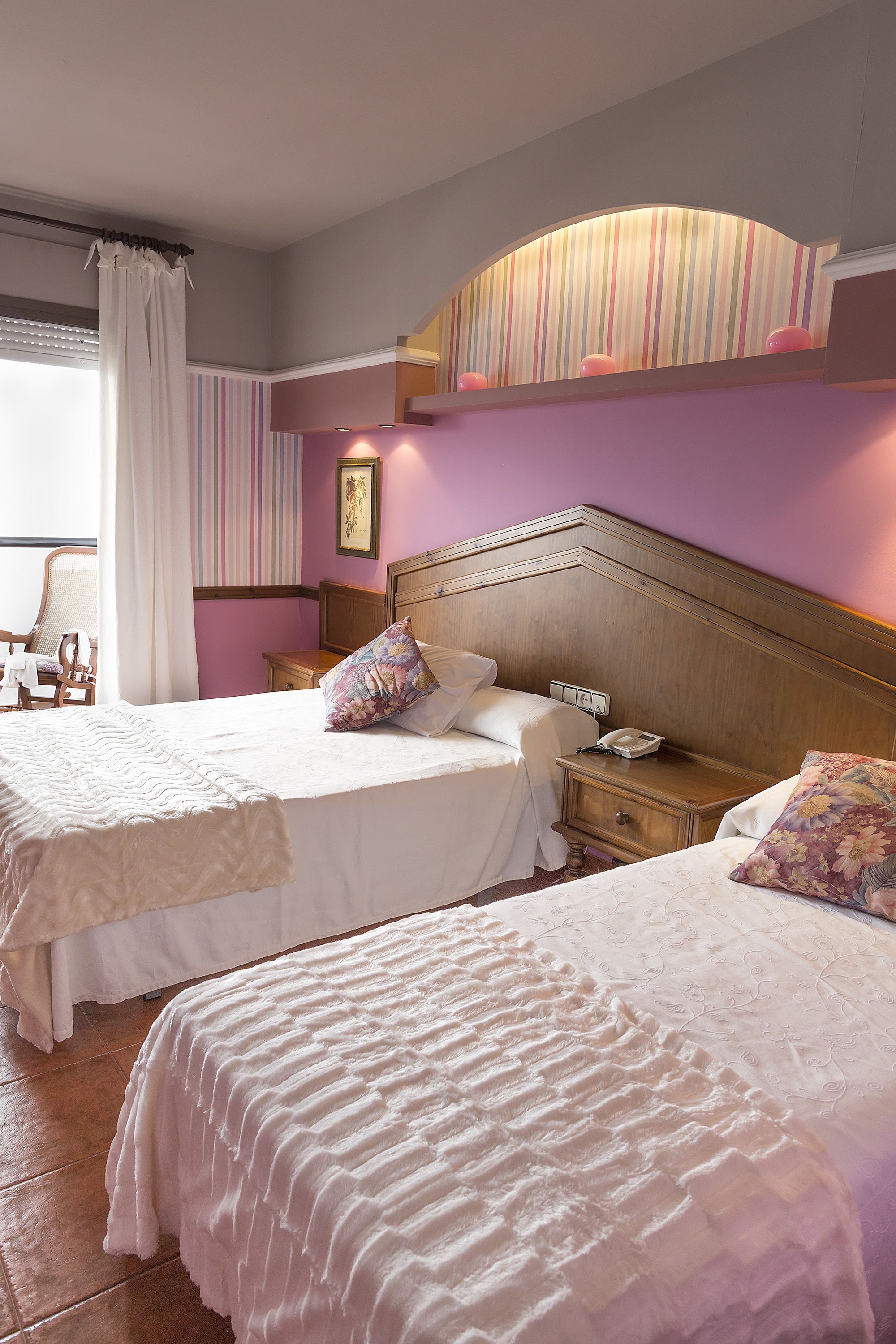 triple room | desk, iron/ironing board, free wifi, bed sheets