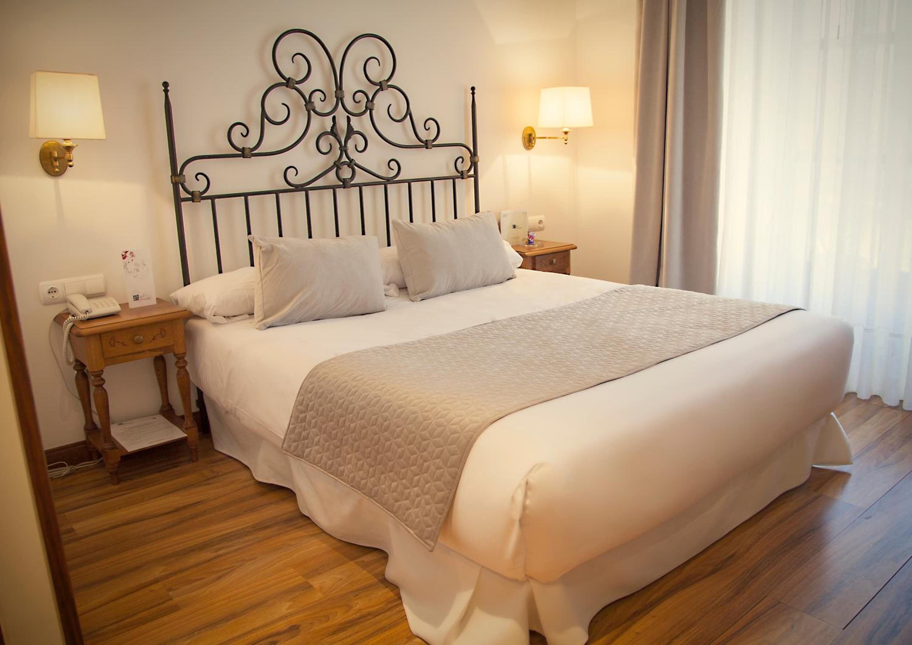 1 bedroom, premium bedding, free minibar items, in-room safe