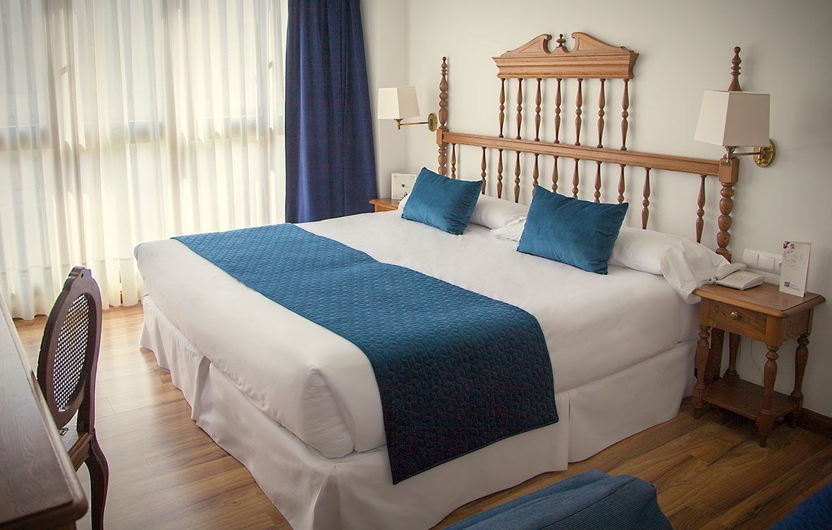 Premium bedding, free minibar items, in-room safe, desk
