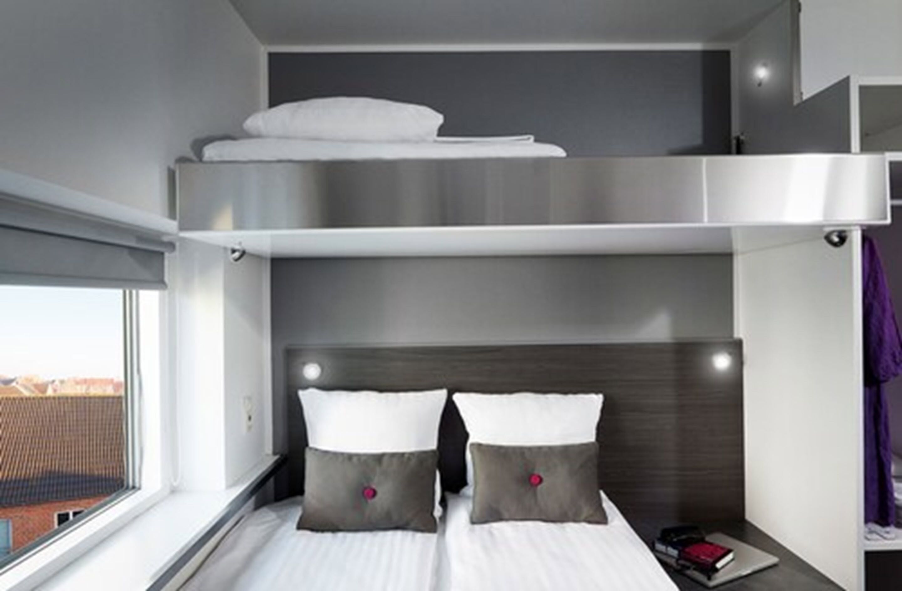 واي فاي مجانًا وملاءات أسرّة