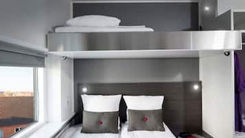 Commodore | Free WiFi, bed sheets