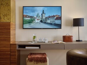 Premium bedding, in-room safe, desk, iron/ironing board - The ICON Hotel (Prague)