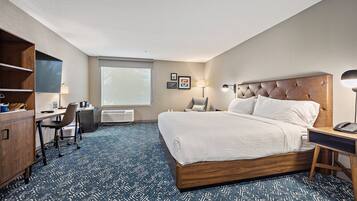 Premium bedding, in-room safe, desk, laptop workspace