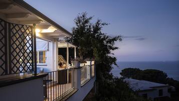 Suite Deluxe, bain Ă remous | Vue sur lâeau