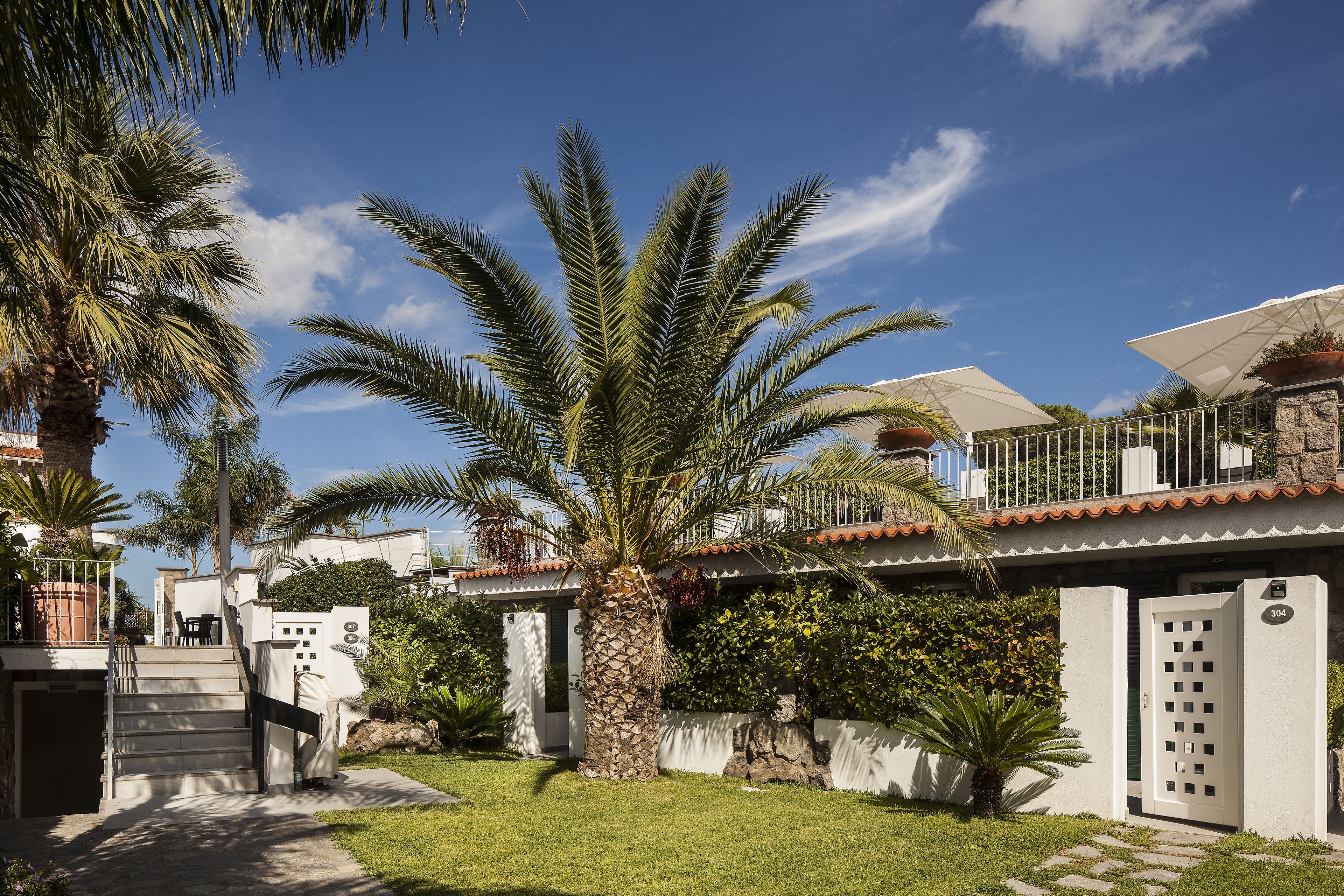 economy double or twin room, annex building | courtyard