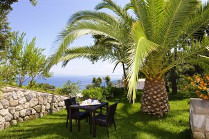 Suite junior, vistas parciales al mar | Exterior