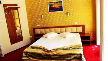 Matelas Select Comfort, minibar, coffres-forts dans les chambres