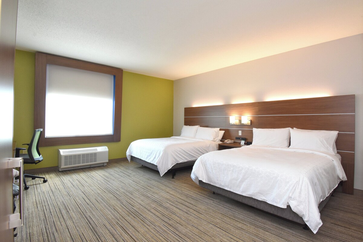In-room safe, desk, laptop workspace, blackout drapes