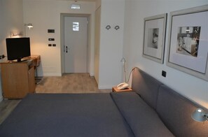 Minibar, desk, soundproofing, free WiFi