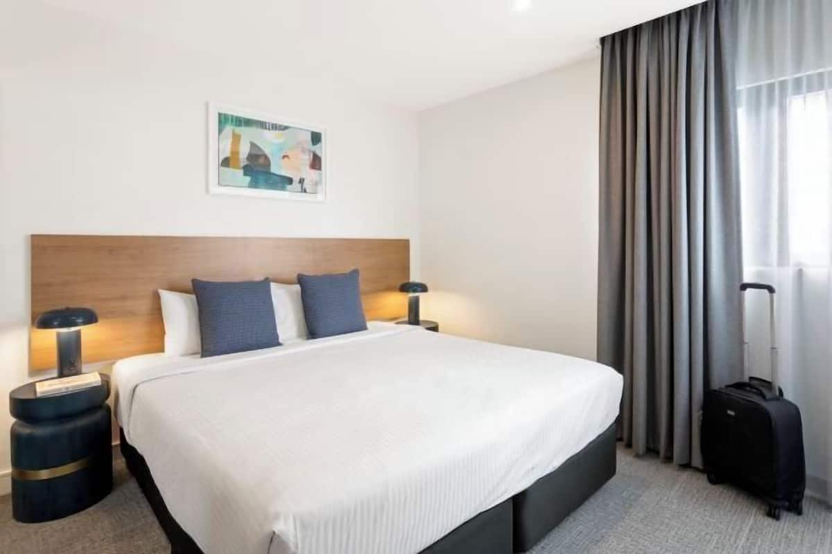 1 Schlafzimmer, Zimmersafe, individuell dekoriert