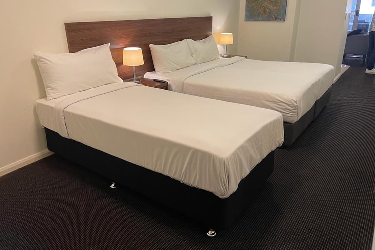 1 chambre, coffres-forts dans les chambres, bureau