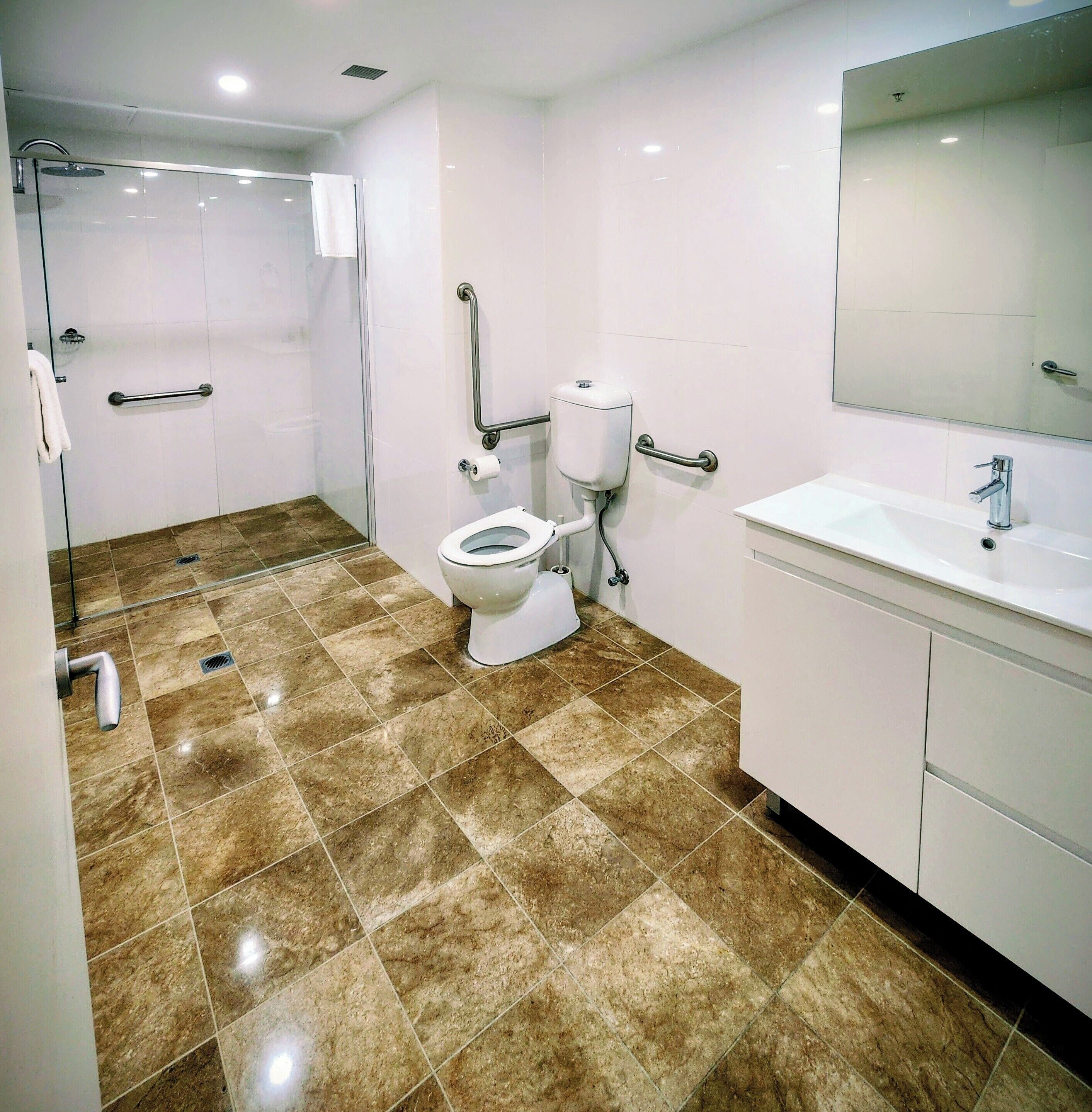 Baño para personas con discapacidad