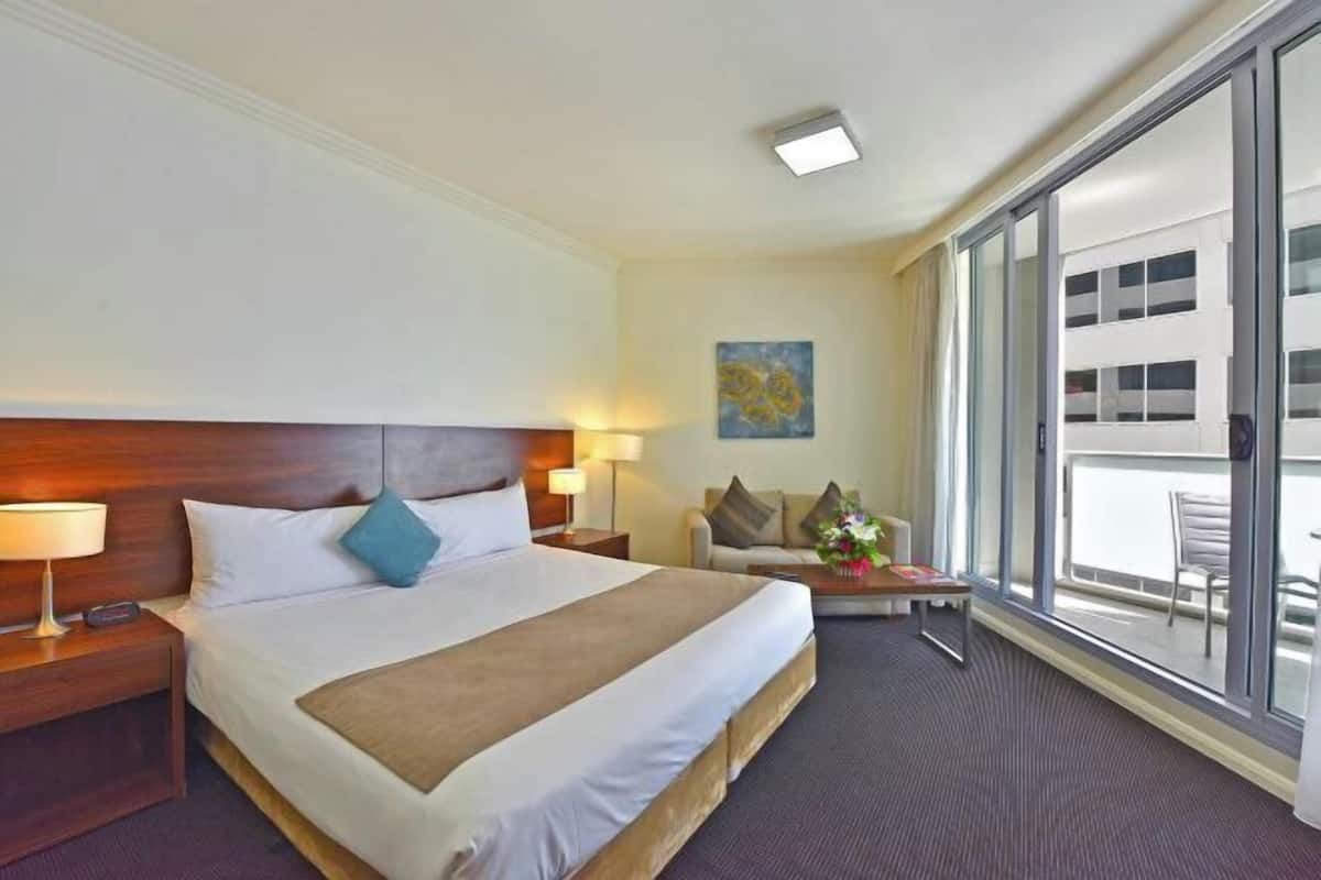 1 chambre, coffres-forts dans les chambres, bureau