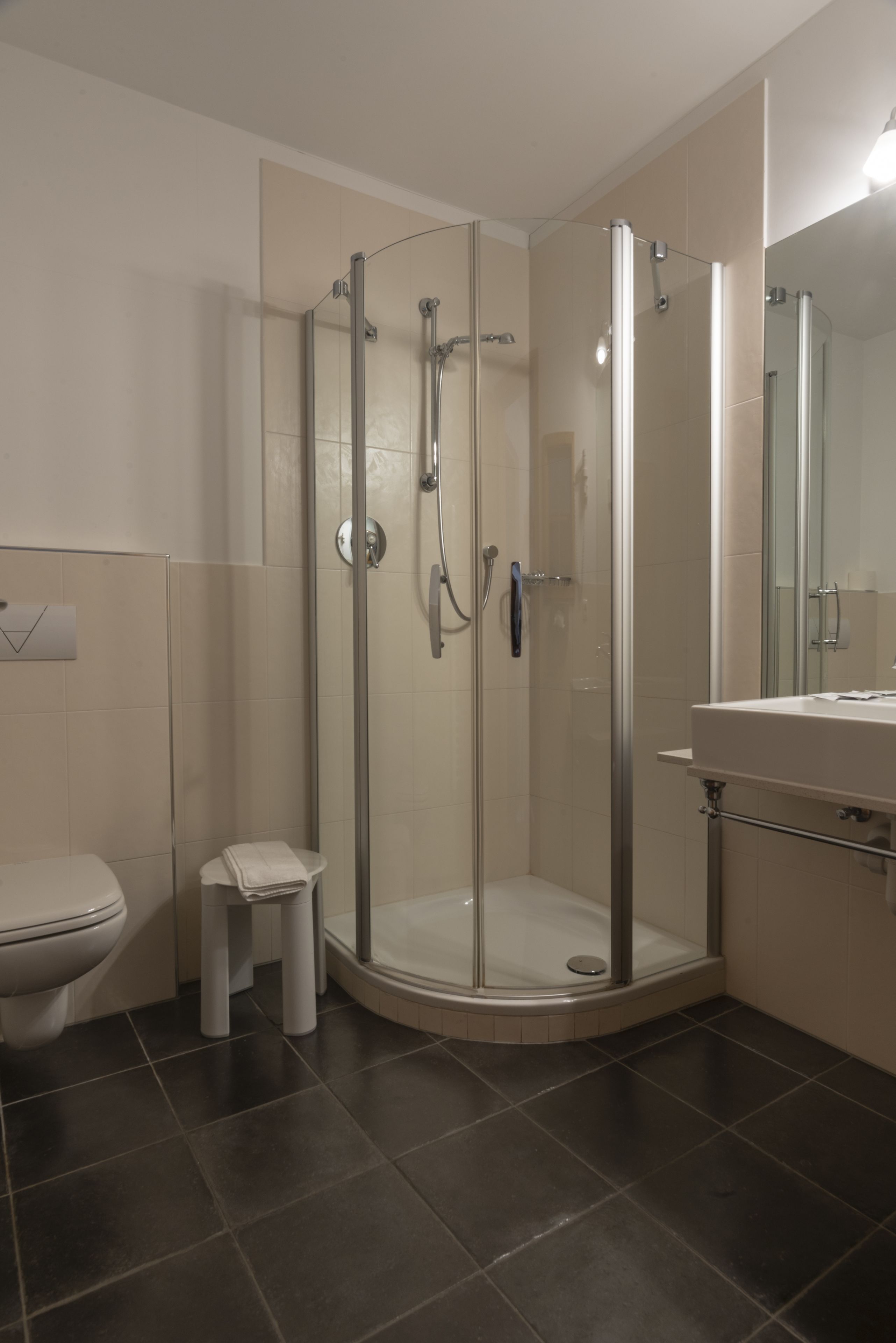 double room, 1 double bed, non smoking | bathroom shower